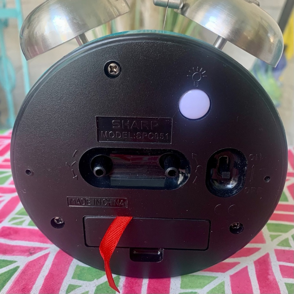 Sharp Alarm Clock - Picture 6 of 7
